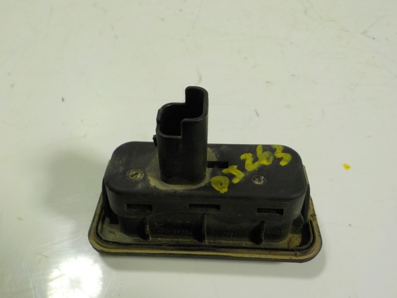 Recambio de maneta porton para renault captur 1.5 dci diesel fap energy referencia OEM IAM 8200076256  