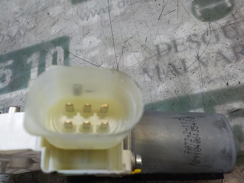 Recambio de motor elevalunas trasero izquierdo para bmw serie 5 touring (f11) 520d referencia OEM IAM 51337271563  