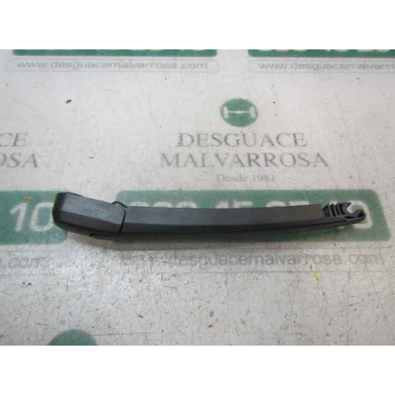 Recambio de brazo limpia trasero para kia rio drive referencia OEM IAM 988152P000  