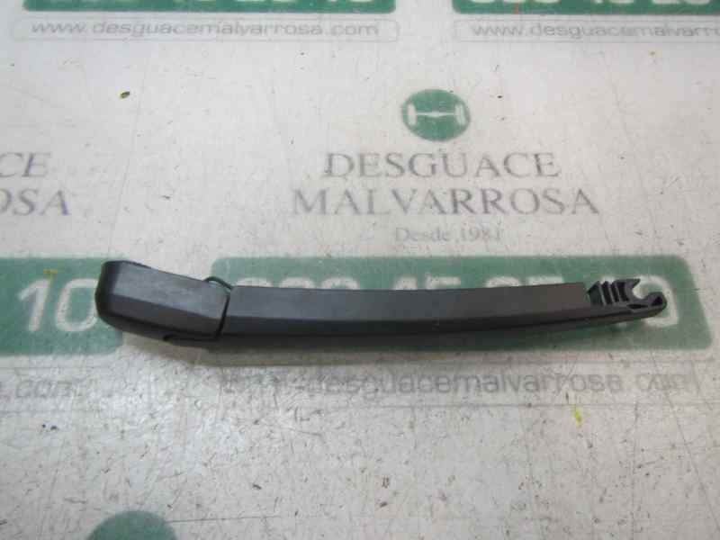 Recambio de brazo limpia trasero para kia rio drive referencia OEM IAM 988152P000  
