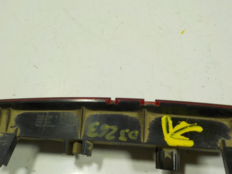 Recambio de piloto trasero central para renault captur 1.5 dci diesel fap energy referencia OEM IAM 265902759R  