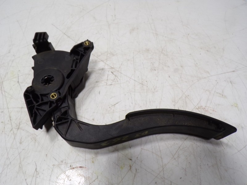 Recambio de potenciometro pedal para renault captur 1.5 dci diesel fap energy referencia OEM IAM 180029347R 180029347R 