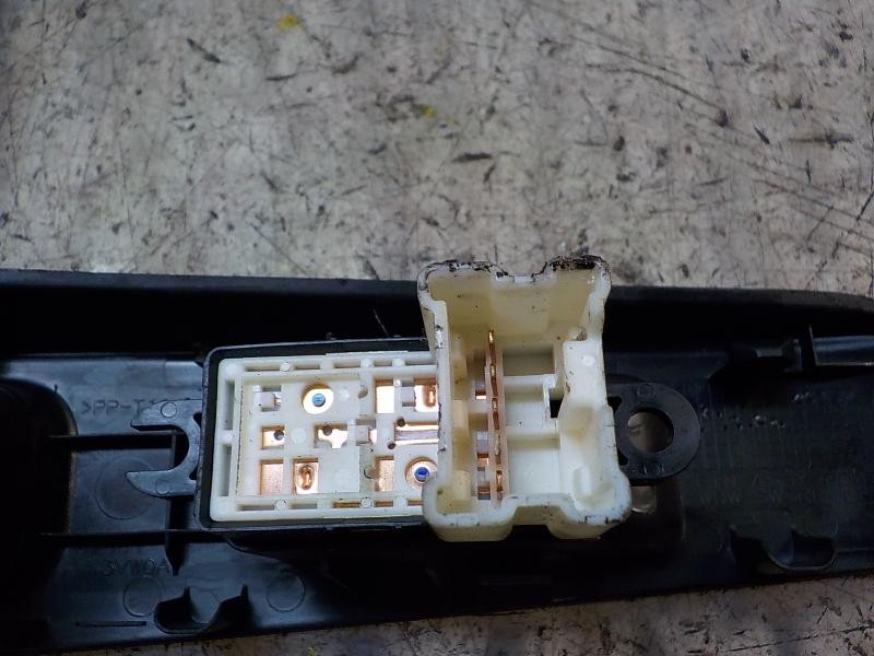 Recambio de mando elevalunas trasero izquierdo para nissan note 1.5 dci turbodiesel cat referencia OEM IAM   