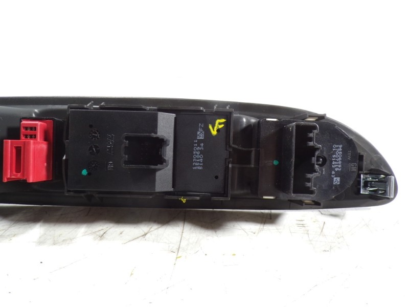 Recambio de mando elevalunas delantero izquierdo para opel mokka 1.6 cdti dpf referencia OEM IAM 13305011 13305011 