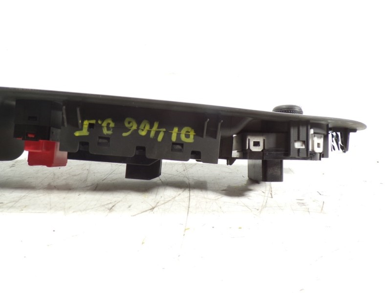 Recambio de mando elevalunas delantero izquierdo para opel mokka 1.6 cdti dpf referencia OEM IAM 13305011 13305011 