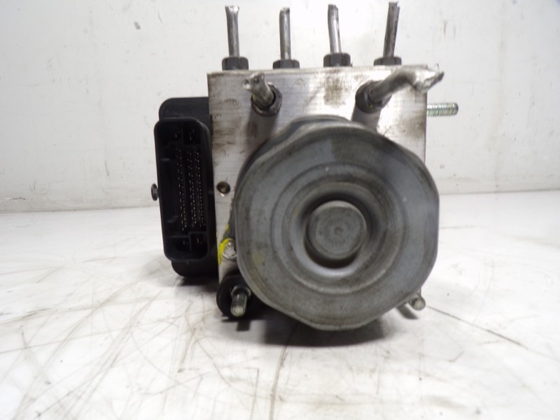 Recambio de abs para dacia duster 1.5 dci diesel fap cat referencia OEM IAM 476608197R 476608845R 