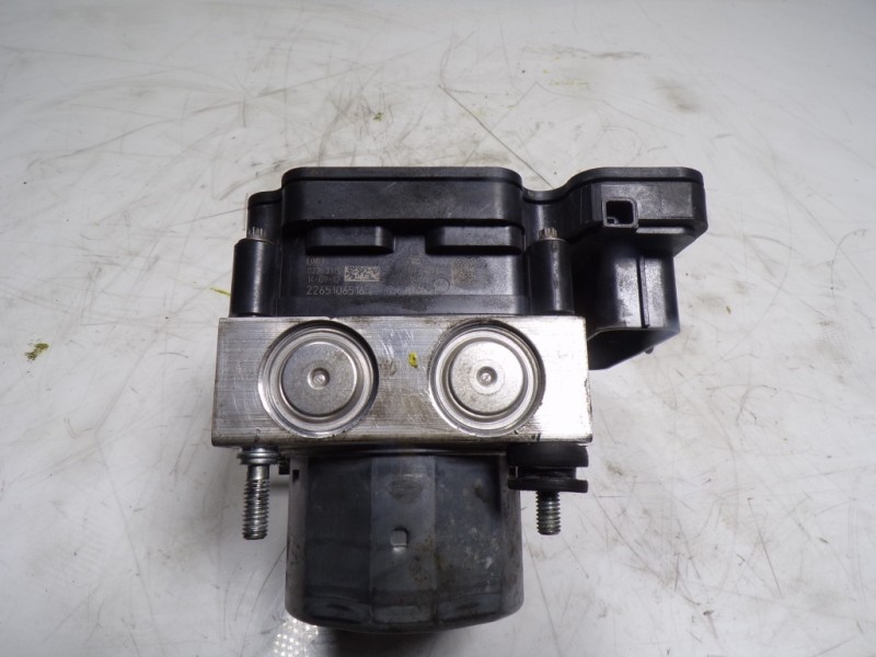 Recambio de abs para dacia duster 1.5 dci diesel fap cat referencia OEM IAM 476608197R 476608845R 