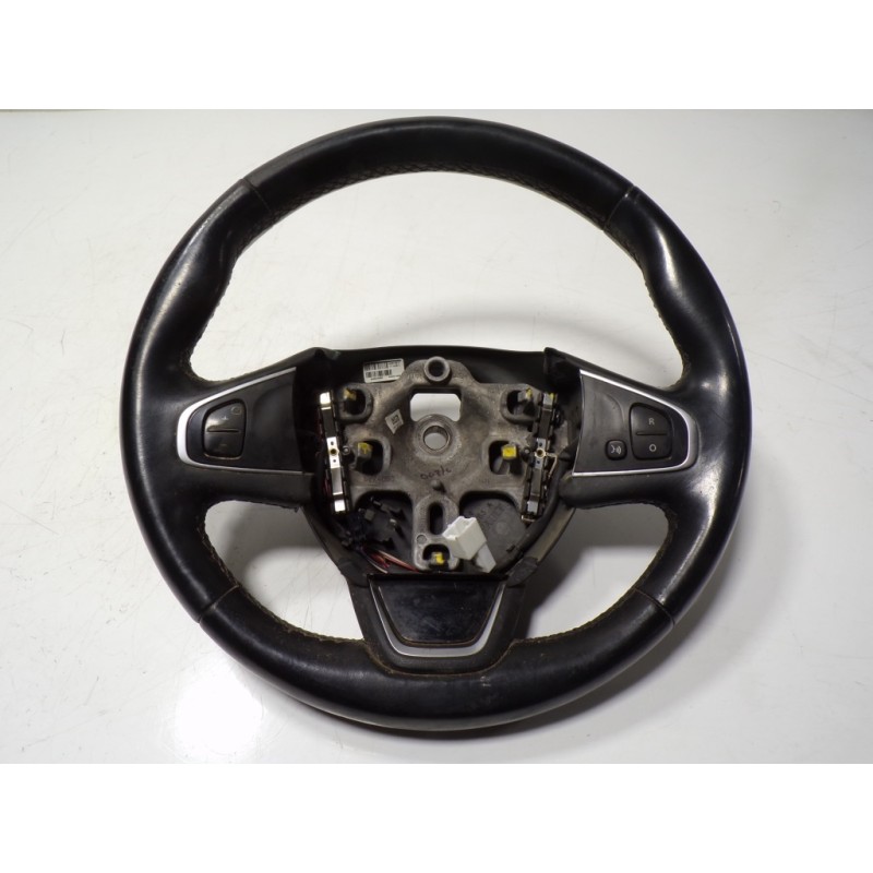 Recambio de volante para renault captur 1.5 dci diesel fap energy referencia OEM IAM 484009811R 6337663A 