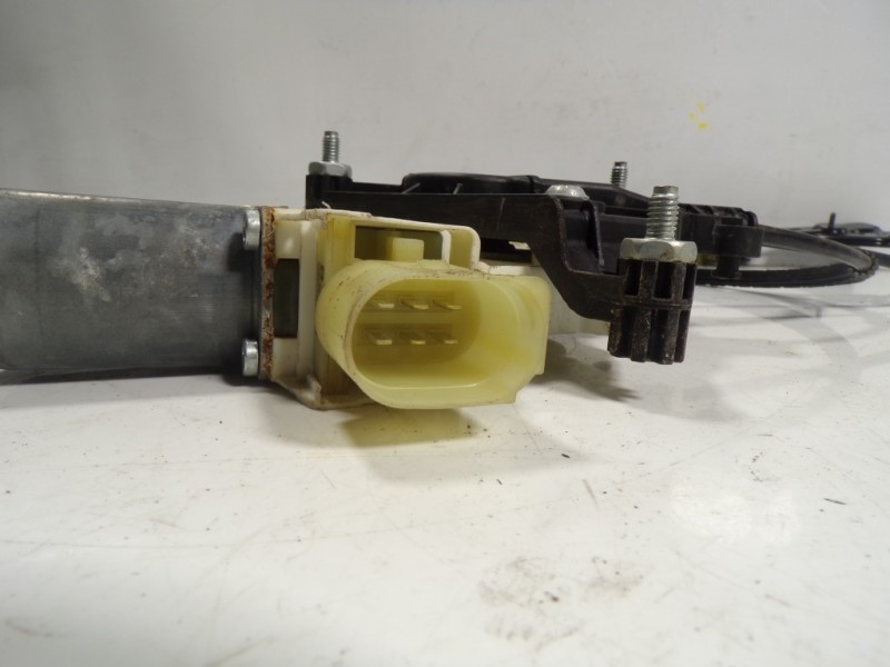 Recambio de elevalunas delantero derecho para bmw serie 1 lim. (f21) 1.6 turbodiesel referencia OEM IAM 51337292120  0130822515