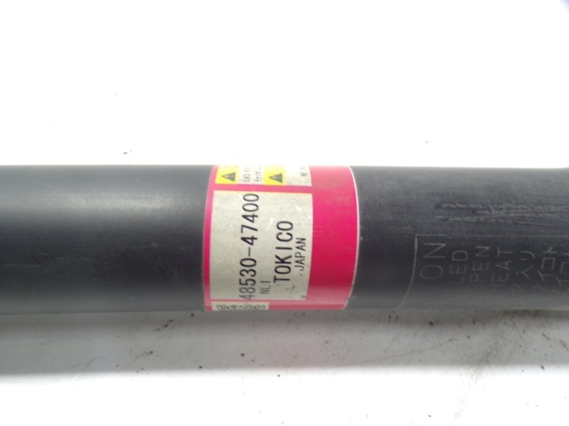 Recambio de amortiguador trasero derecho para toyota prius+ advance referencia OEM IAM 4853080747 4853047400 