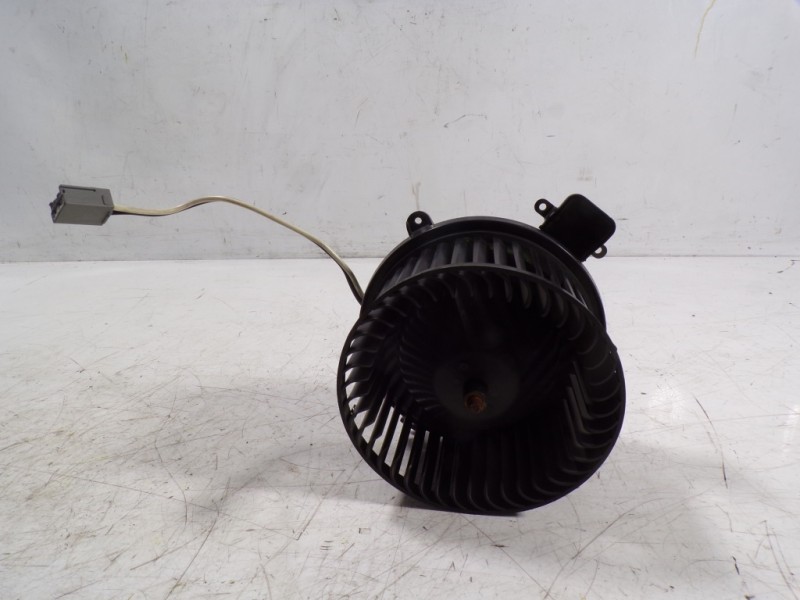 Recambio de motor calefaccion para opel mokka 1.6 cdti dpf referencia OEM IAM 95920148 T63029A T63029A