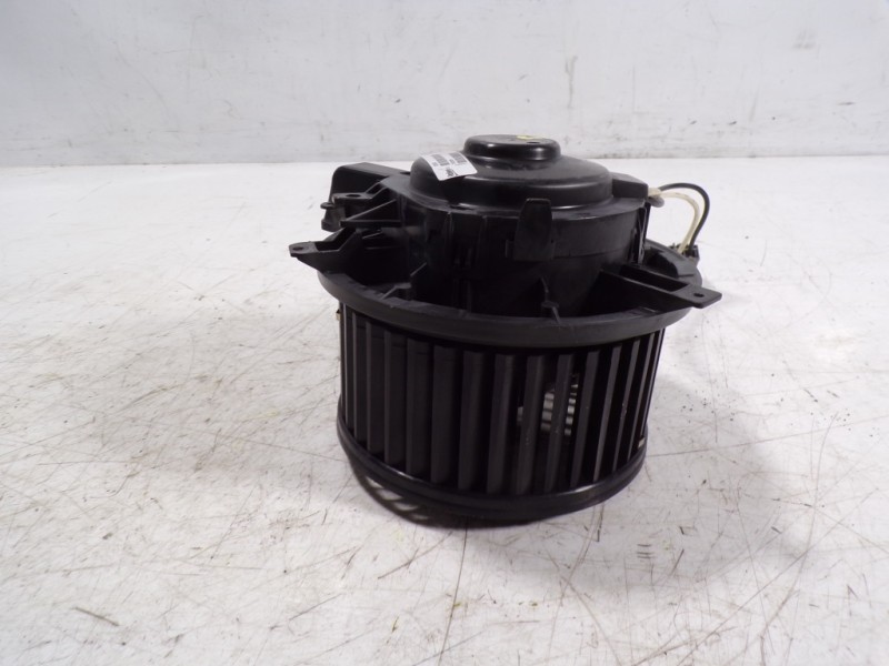 Recambio de motor calefaccion para opel mokka 1.6 cdti dpf referencia OEM IAM 95920148 T63029A T63029A