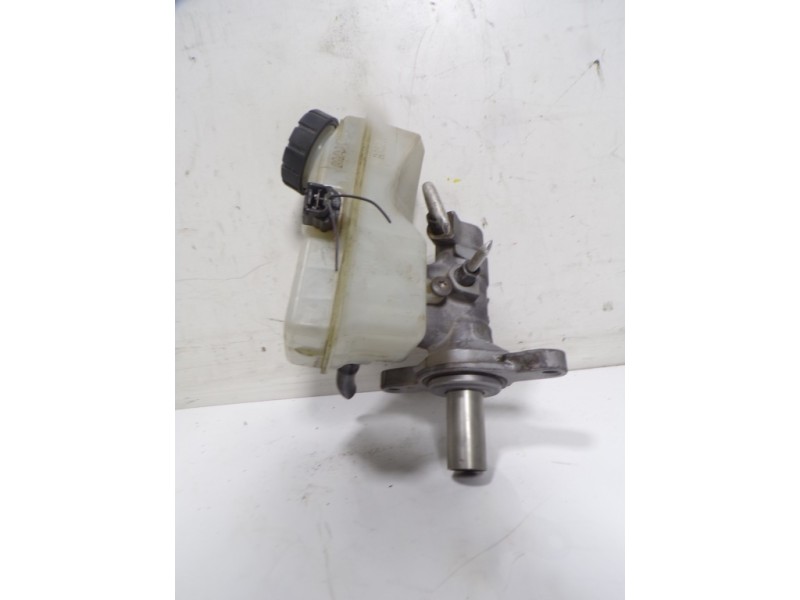 Recambio de bomba freno para dacia duster 1.5 dci diesel fap cat referencia OEM IAM 460112629R 1070529S01 