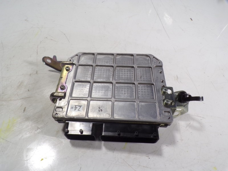 Recambio de centralita motor uce para toyota prius+ advance referencia OEM IAM 8966047730 8966147C20 2768002210