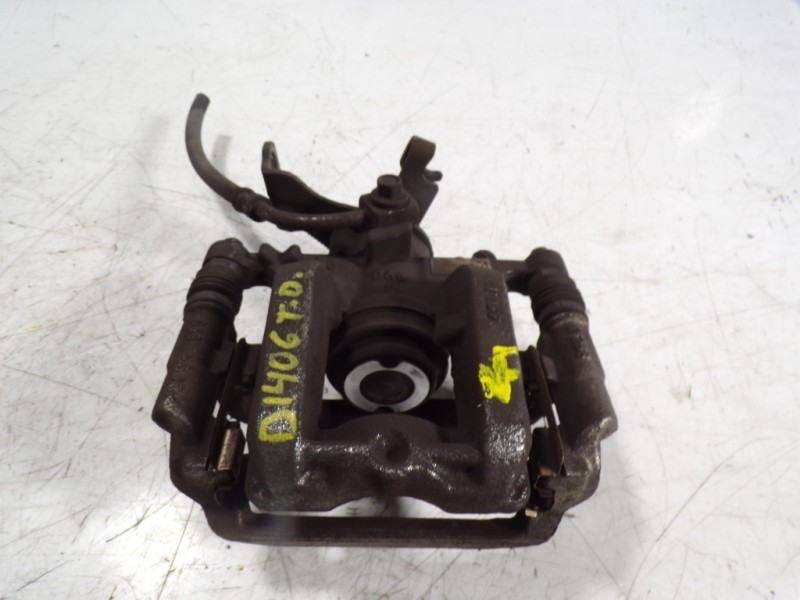 Recambio de pinza freno trasera derecha para opel mokka 1.6 cdti dpf referencia OEM IAM 13300884  