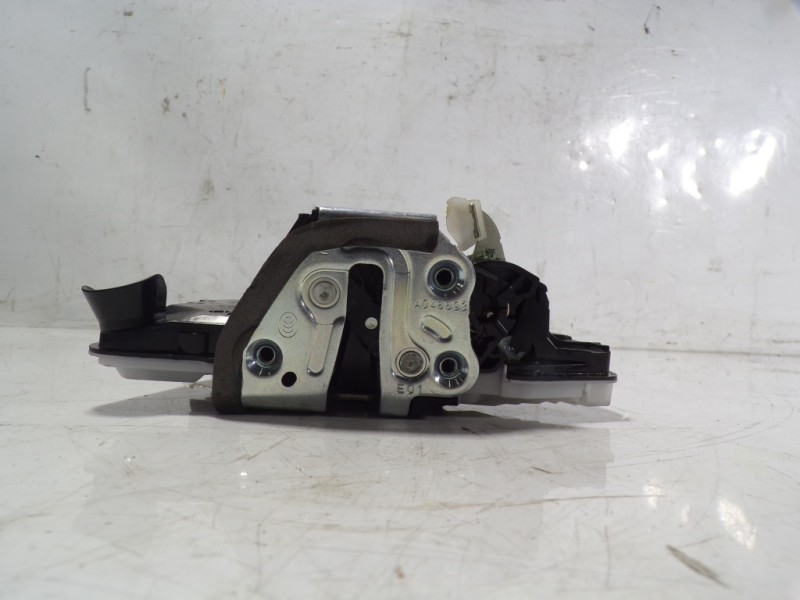 Recambio de cerradura puerta delantera derecha para toyota prius+ advance referencia OEM IAM 6903062010 91206232 91206232