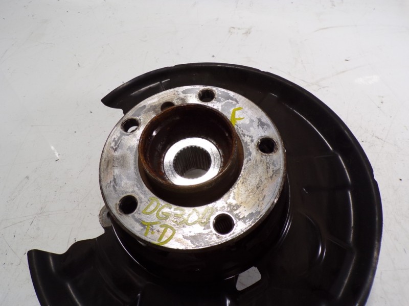 Recambio de mangueta trasera derecha para bmw serie 1 lim. (f21) 1.6 turbodiesel referencia OEM IAM 33326792516  