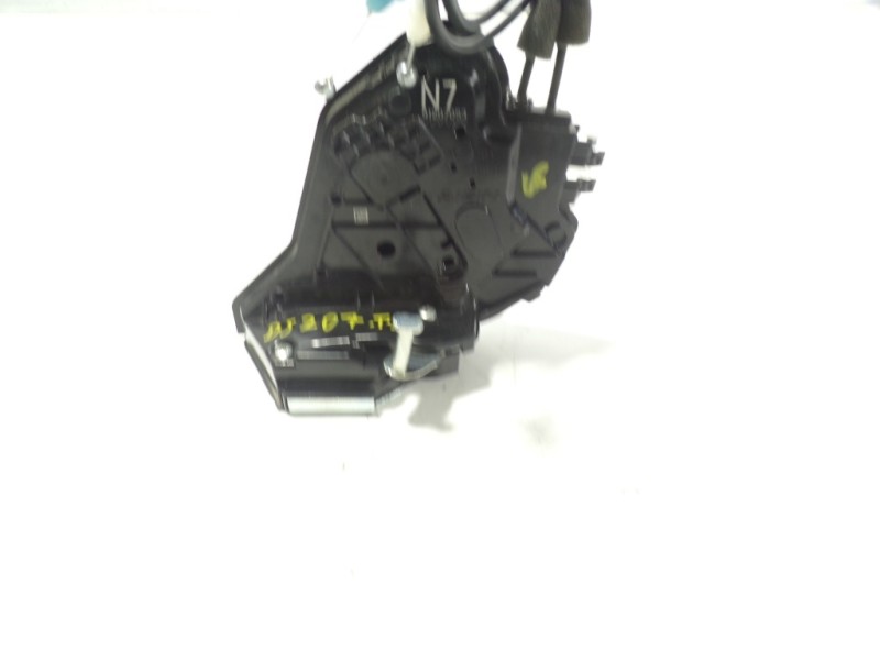 Recambio de cerradura puerta trasera derecha para toyota prius+ advance referencia OEM IAM 6905048060 91207053 91207053