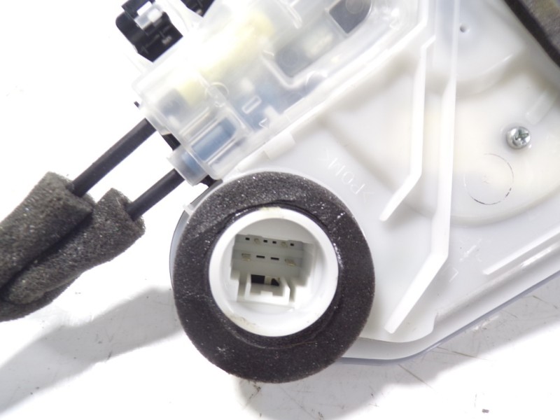 Recambio de cerradura puerta trasera izquierda para toyota prius+ advance referencia OEM IAM 6906048060 91207063 91207063