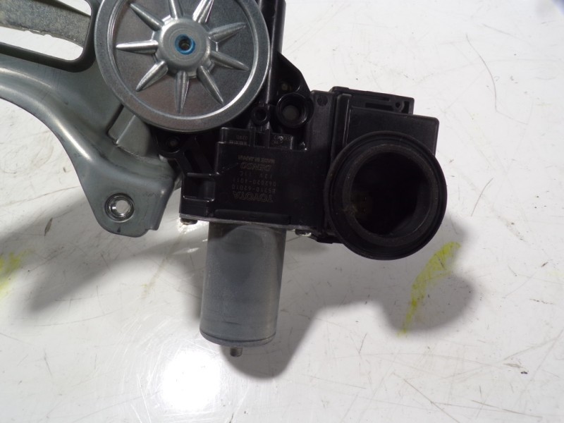 Recambio de elevalunas delantero derecho para toyota prius+ advance referencia OEM IAM 6980121020 8571062010 0620204011