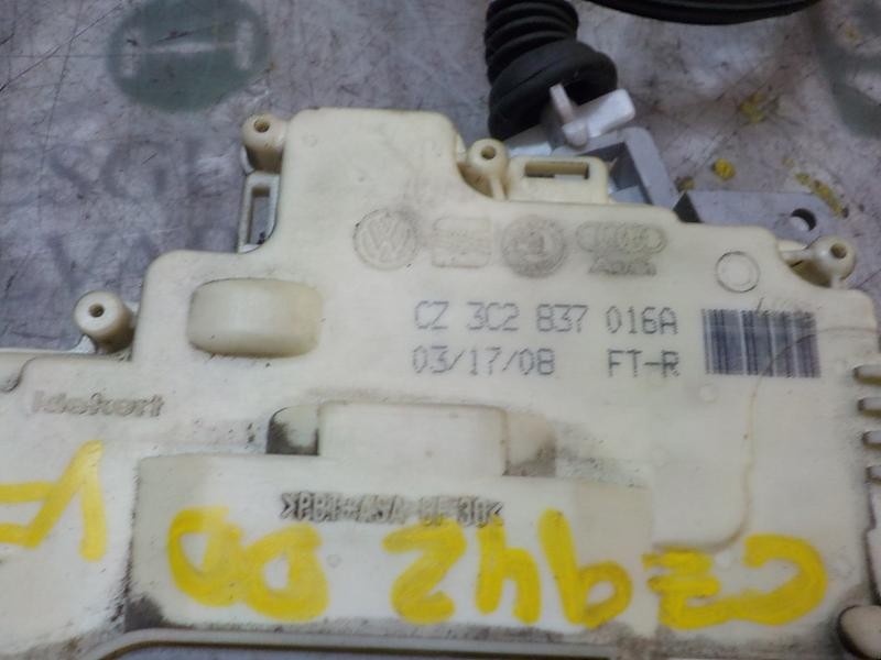 Recambio de cerradura puerta delantera derecha para volkswagen passat berlina (3c2) 2.0 tdi referencia OEM IAM   