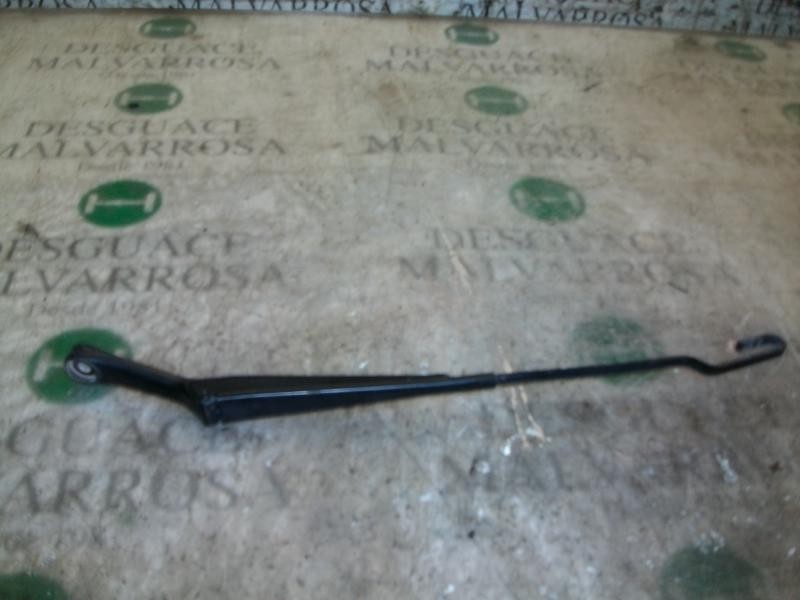 Recambio de brazo limpia delantero derecho para volkswagen passat berlina (3b2) 1.8 referencia OEM IAM   