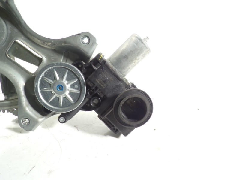 Recambio de elevalunas trasero izquierdo para toyota prius+ advance referencia OEM IAM 6980221010 8572047120 0620204041