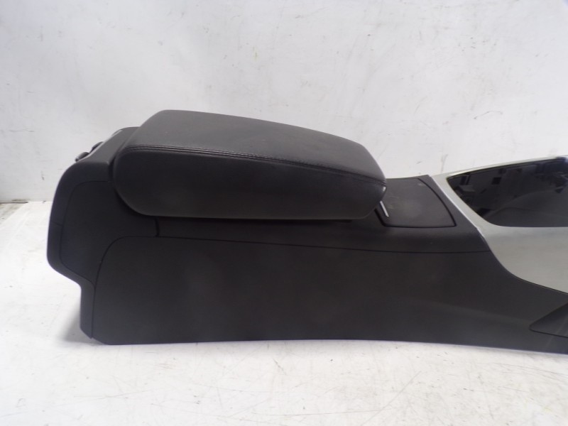 Recambio de apoyabrazos central para audi a7 sportback (4ga) 3.0 tdi quattro referencia OEM IAM 4G0864248J25D  