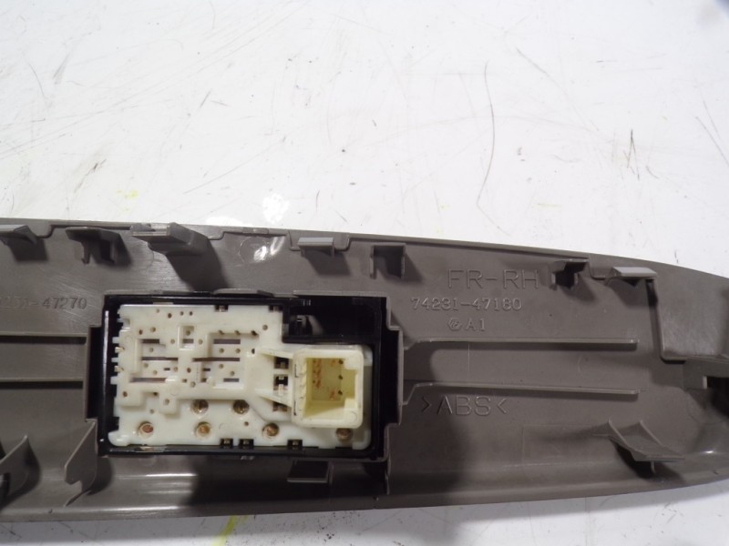 Recambio de mando elevalunas delantero derecho para toyota prius+ advance referencia OEM IAM 8481033120 7423147160 
