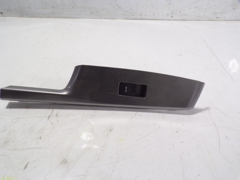 Recambio de mando elevalunas trasero izquierdo para toyota prius+ advance referencia OEM IAM 8481033120 742724070 