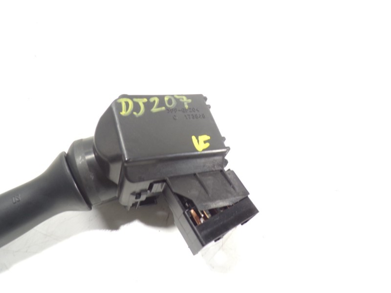 Recambio de mando limpia para toyota prius+ advance referencia OEM IAM 8465252290 5229017F848 5229017F848