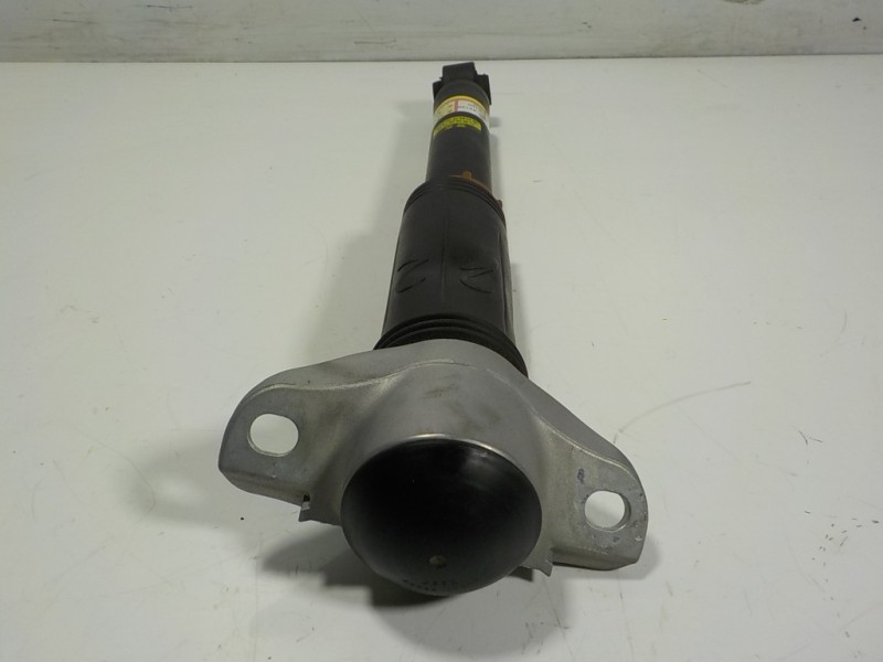 Recambio de amortiguador trasero izquierdo para toyota rav4 hybrid fwd referencia OEM IAM 4853080897 4853042130 