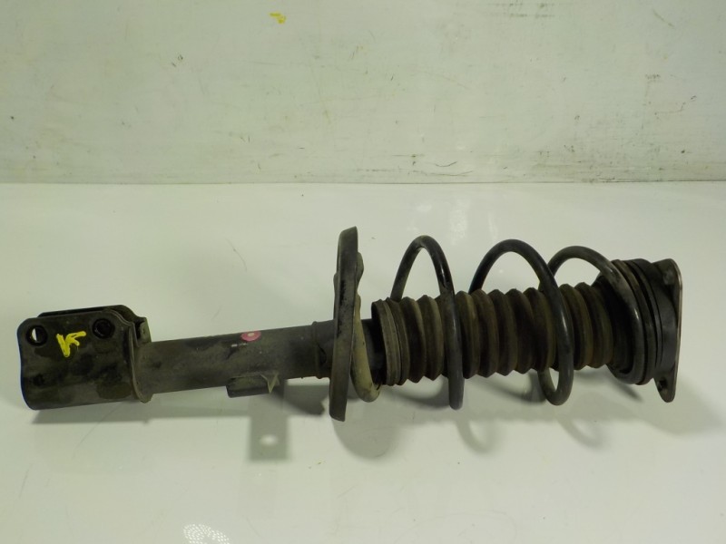 Recambio de amortiguador delantero izquierdo para renault clio iv 1.2 16v referencia OEM IAM 543022511R  