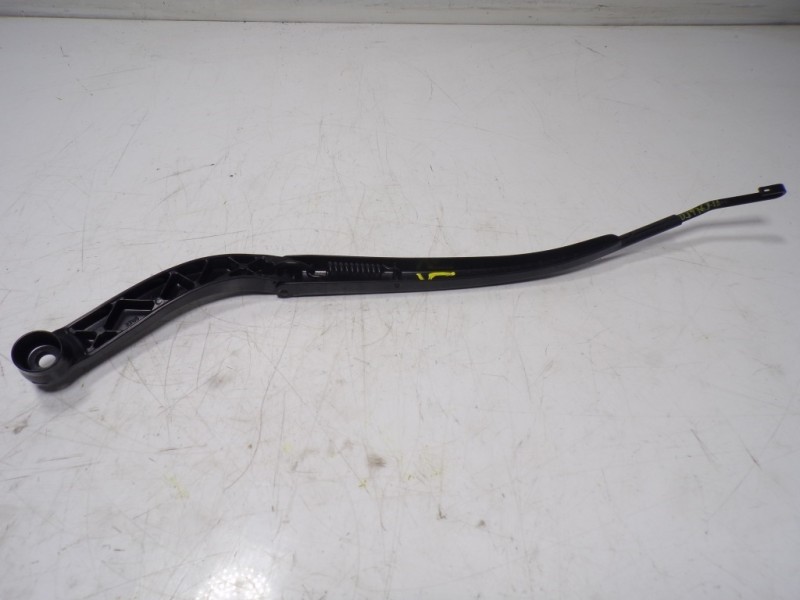 Recambio de brazo limpia delantero izquierdo para toyota rav4 hybrid fwd referencia OEM IAM 8522142220  