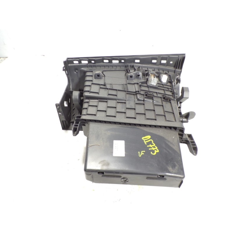 Recambio de guantera para renault megane iii berlina 5 p 1.5 dci diesel fap referencia OEM IAM 681083896R  