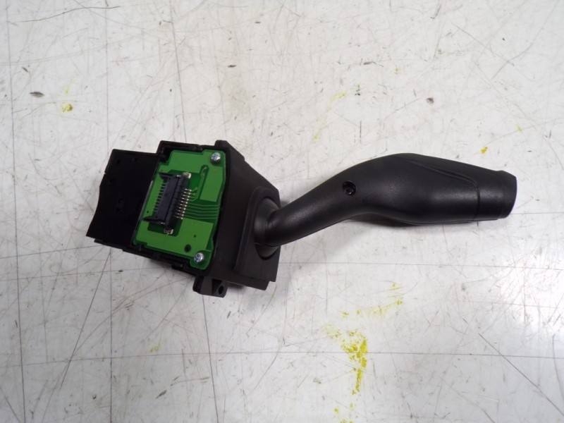 Recambio de mando intermitentes para ford focus lim. 1.6 tdci cat referencia OEM IAM 1883869 AV6T13335AE 