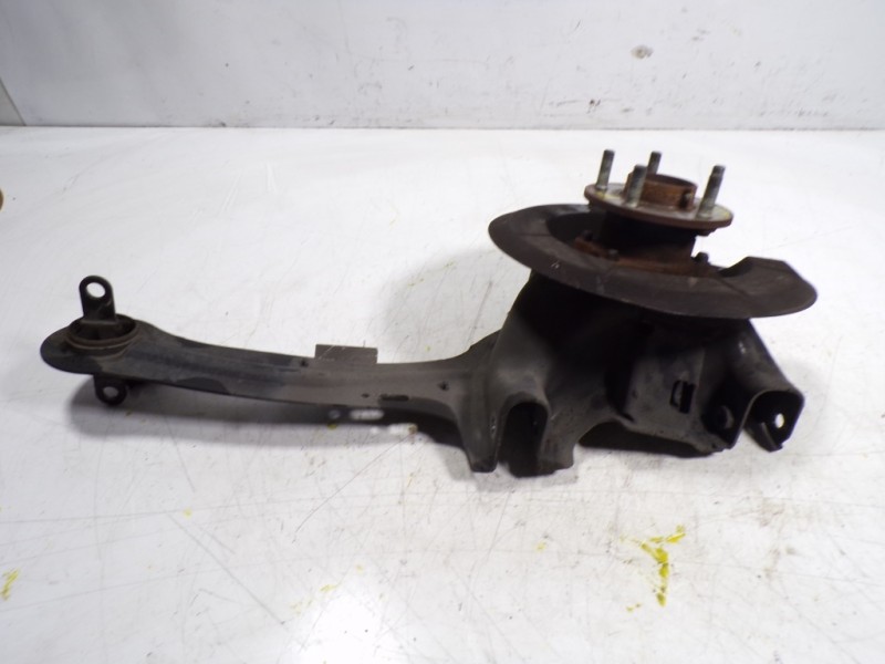 Recambio de mangueta trasera izquierda para ford focus lim. 1.6 tdci cat referencia OEM IAM 1780077  