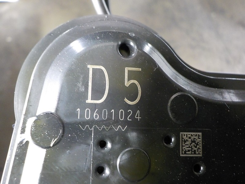 Recambio de cerradura puerta delantera derecha para toyota rav4 hybrid fwd referencia OEM IAM 6903062010 10601024 