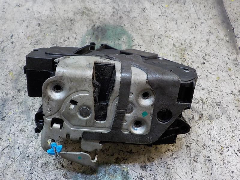 Recambio de cerradura puerta delantera derecha para ford ecosport trend referencia OEM IAM 2074182  