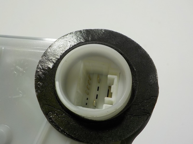 Recambio de cerradura puerta delantera izquierda para toyota rav4 hybrid fwd referencia OEM IAM 6904053140 10601105 