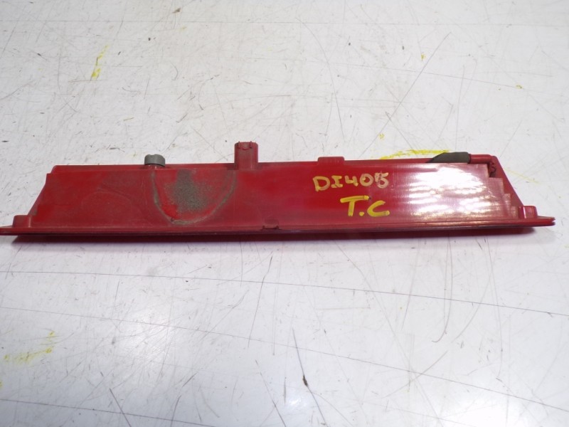 Recambio de piloto trasero central para ford focus lim. 1.6 tdci cat referencia OEM IAM 2085739  