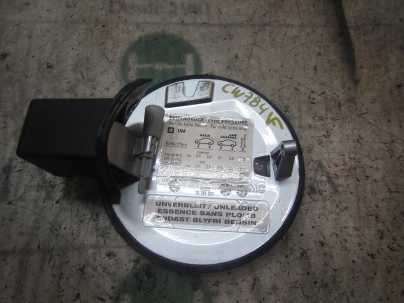 Recambio de tapa combustible para opel zafira b cosmo referencia OEM IAM   