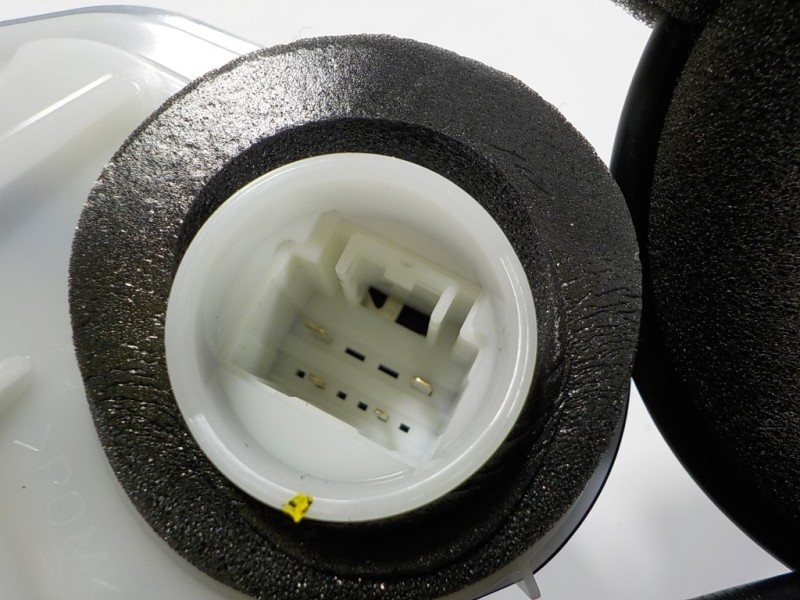 Recambio de cerradura puerta trasera izquierda para toyota rav4 hybrid fwd referencia OEM IAM 6906048060 10601063 