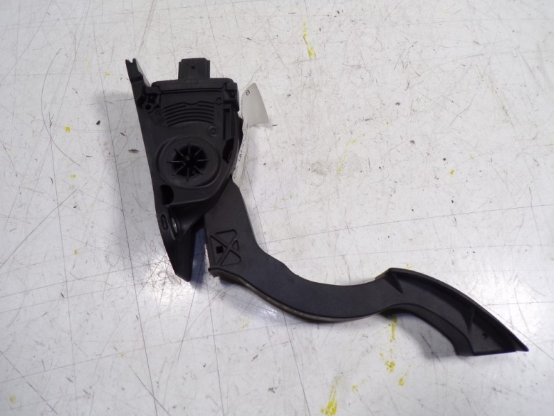 Recambio de potenciometro pedal para ford focus lim. 1.6 tdci cat referencia OEM IAM 1850586 6PV01036880 