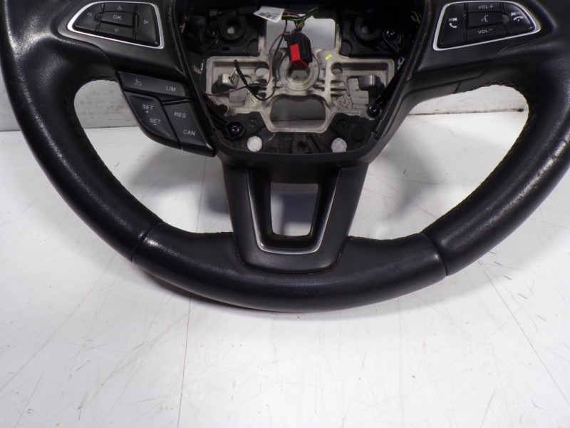 Recambio de volante para ford focus lim. 1.6 tdci cat referencia OEM IAM 2014556  