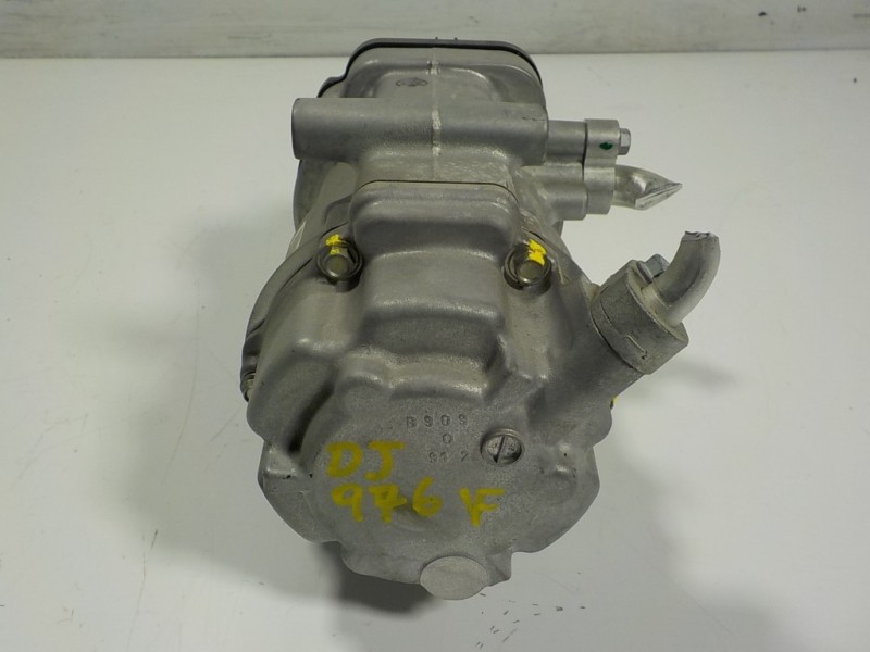 Recambio de compresor aire acondicionado para toyota rav4 hybrid fwd referencia OEM IAM 8837033051 0424001103 