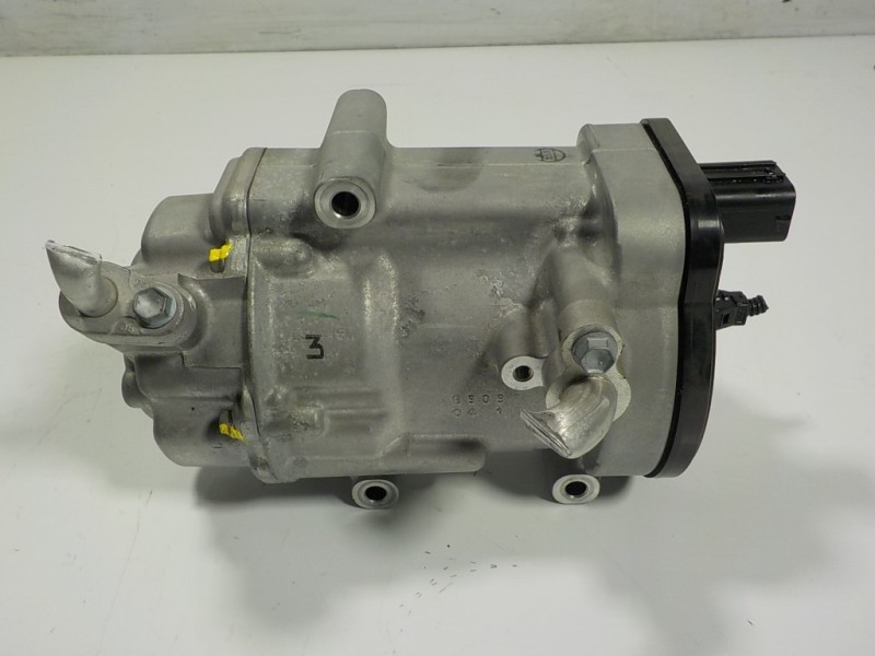 Recambio de compresor aire acondicionado para toyota rav4 hybrid fwd referencia OEM IAM 8837033051 0424001103 