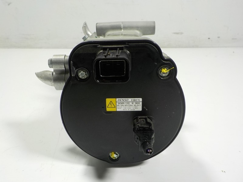 Recambio de compresor aire acondicionado para toyota rav4 hybrid fwd referencia OEM IAM 8837033051 0424001103 