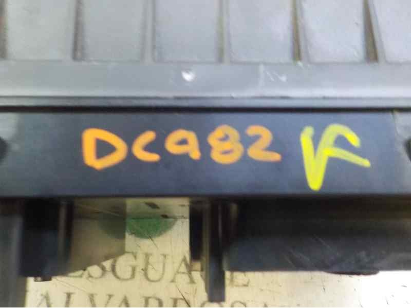 Recambio de caja reles / fusibles para opel astra j sports tourer excellence referencia OEM IAM 13368643  