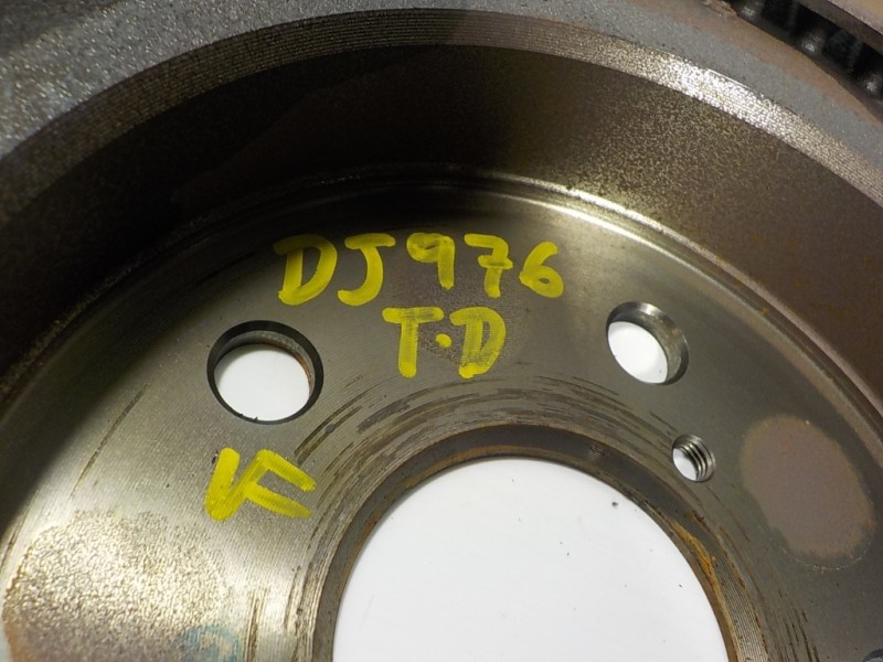 Recambio de disco freno trasero para toyota rav4 hybrid fwd referencia OEM IAM 4243142080  